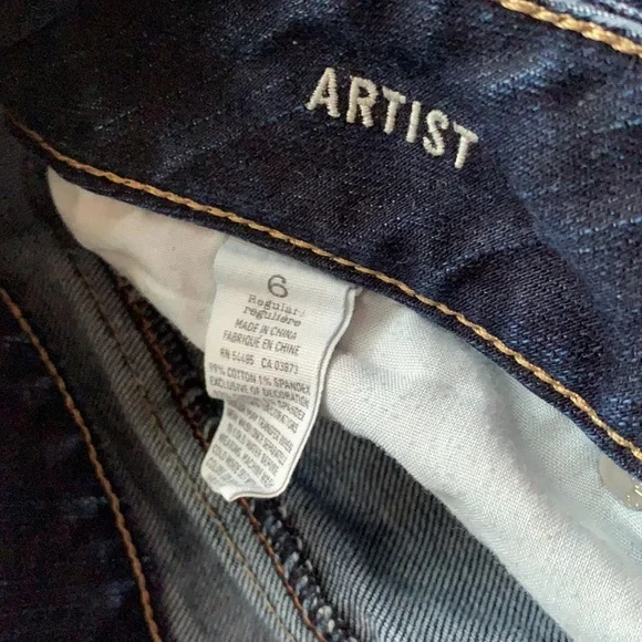 Women’s Crop American Eagle Jeans - Picture 3 of 5
